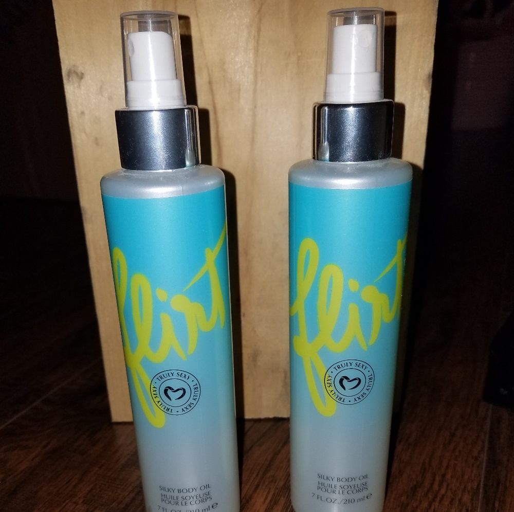 Pure romance flirt body dew.